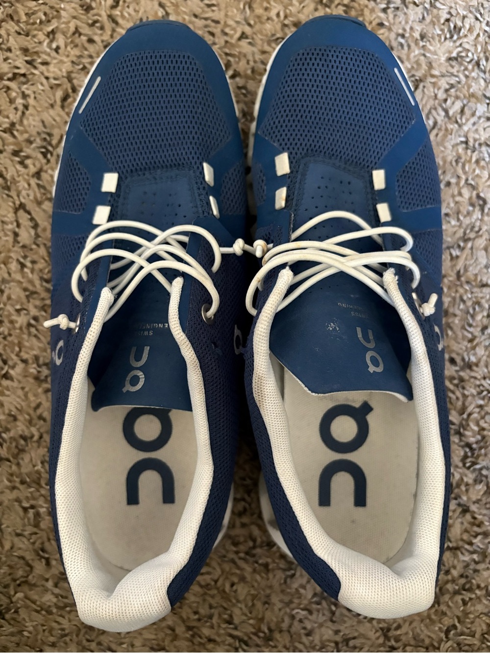 Running Cloud 5 sneaker. Swiss Engineering